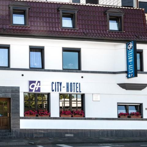 City Hotel ฮิลเดน ภายนอก รูปภาพ